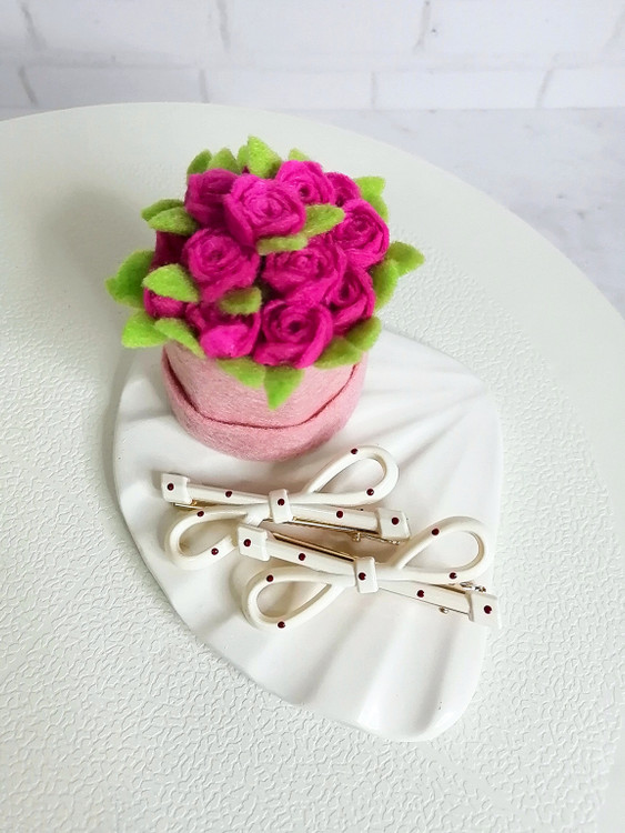 گیره انبری پاپیونی خال دار